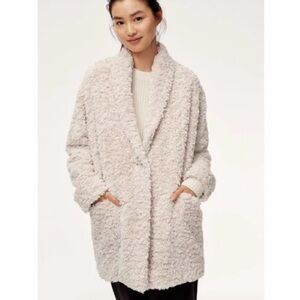 NWOT Wilfred Plush Teddy Coat in Soft Cream Size Small Oversized